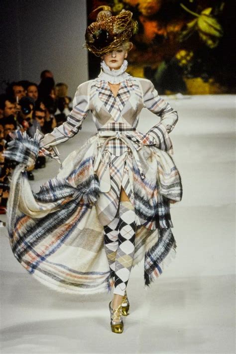 gucci fall 1995|vivienne westwood 1995 fall.